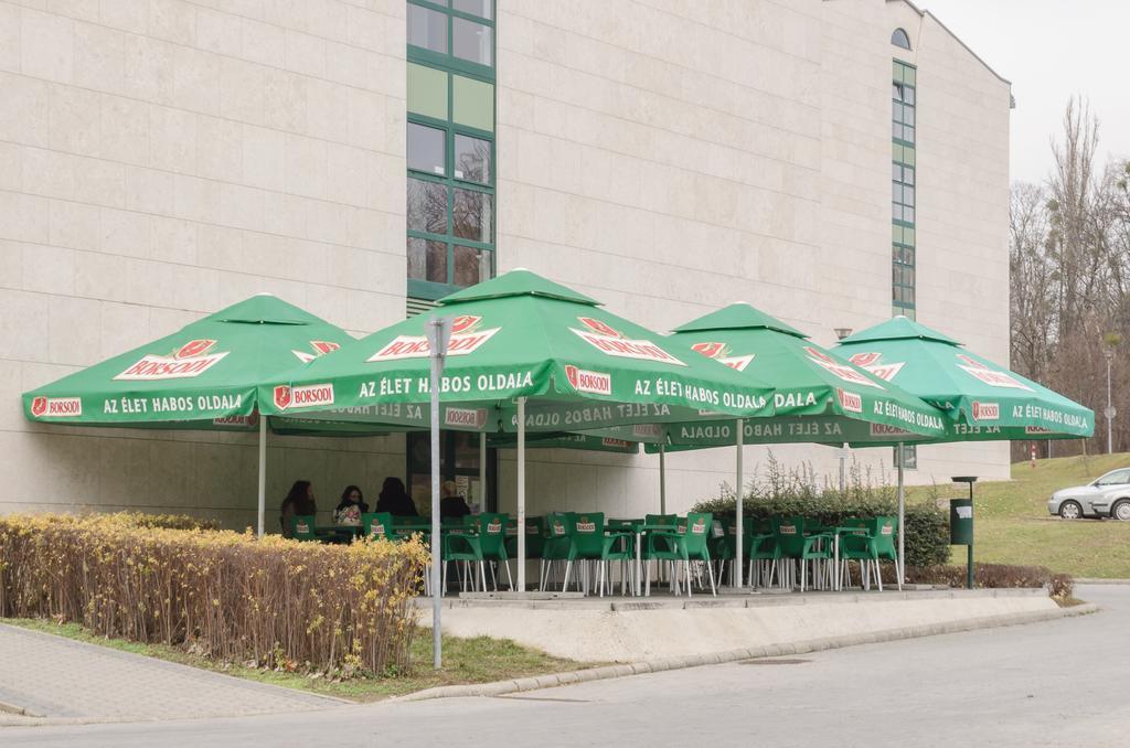 ميسكولك Uni-Hotel Diakotthon المظهر الخارجي الصورة